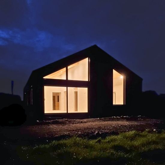 🔌✨ We’re excited to announce that power is now live in our latest new build in Killimor! 🏡⚡ We’re so close to completing this beautiful project and we are really looking forward to apply the finishing touches on this one. Stay tuned for the final reveal! 🔨💫

🔗gleoitehomesltd.ie | #gleoitehomesltd 
#newbuild  #poweron #modularhomeswestofireland #constructionprogress #buildingdreamhomes #modernliving